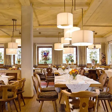 Bauer Und Restaurant Hotel Feldkirchen (Upper Bavaria)