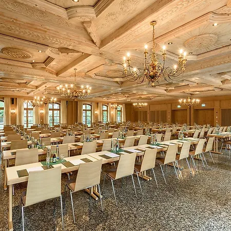 מלון Bauer Und Restaurant פלדקירכן