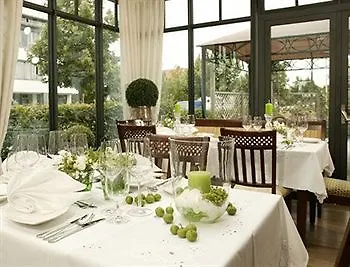 מלון Bauer Und Restaurant פלדקירכן