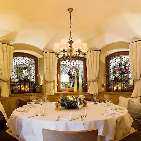 Bauer Und Restaurant מלון פלדקירכן