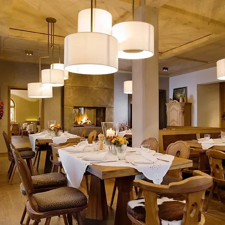 מלון Bauer Und Restaurant 4*