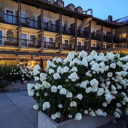 Bauer Und Restaurant Hotel 4*