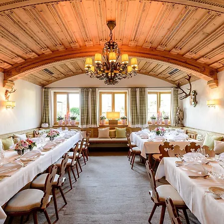 Ξενοδοχείο Bauer Und Restaurant Φελντκίρχεν