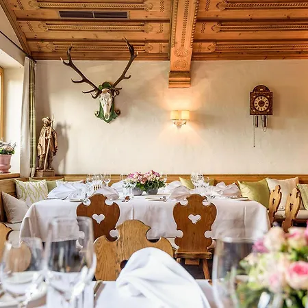 Ξενοδοχείο Bauer Und Restaurant 4*