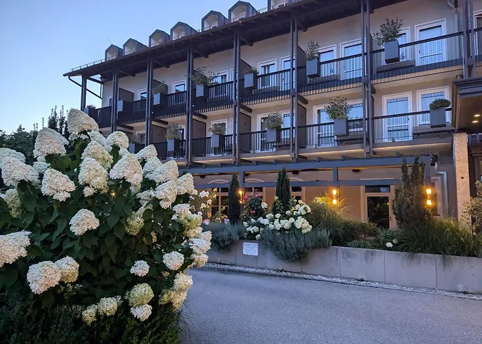 Bauer Und Restaurant Hotel Feldkirchen (Upper Bavaria)